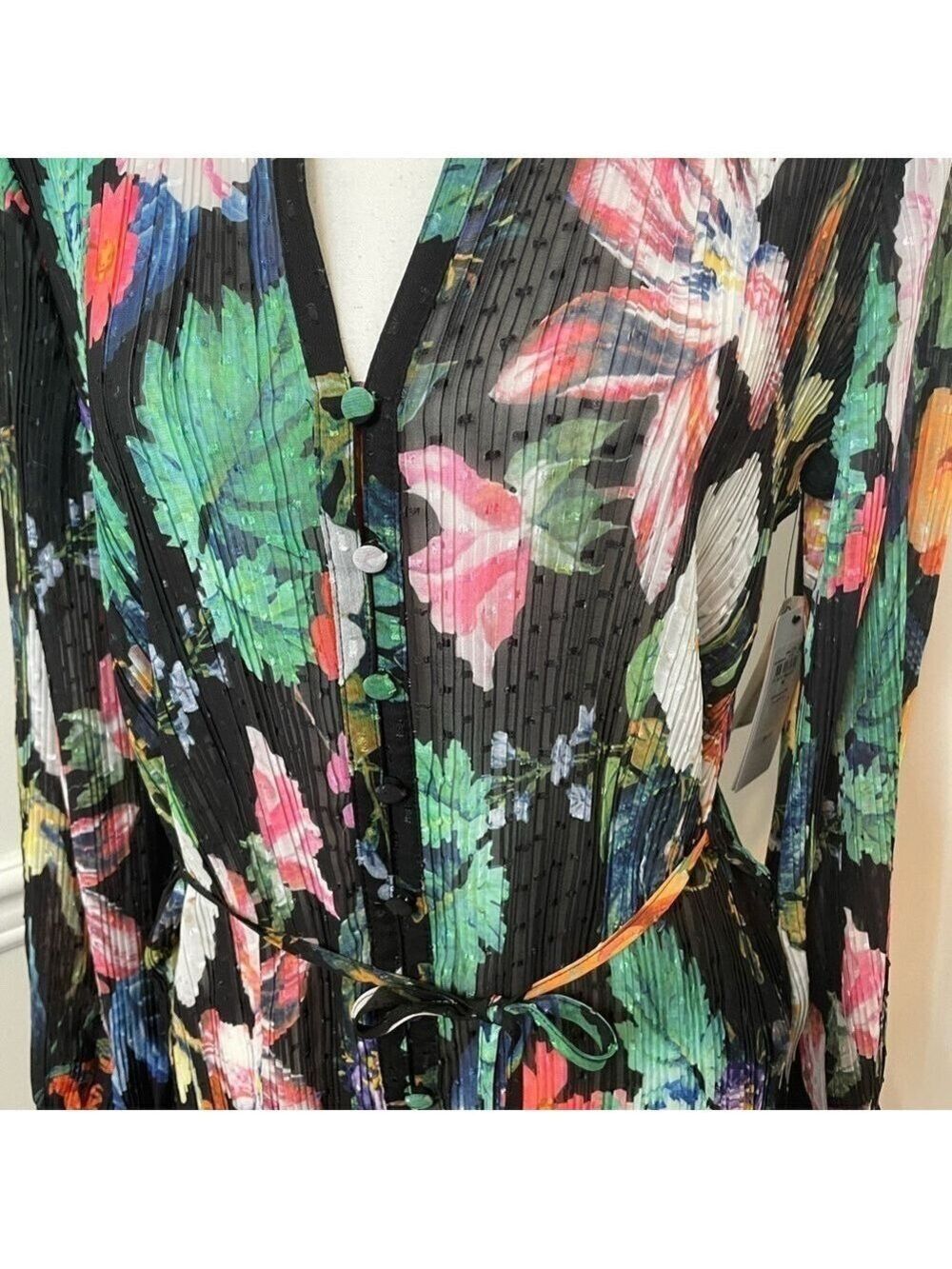 NWT Guess Lisette Printed Long-Sleeve Tie-Front Top M - Picture 7 of 16
